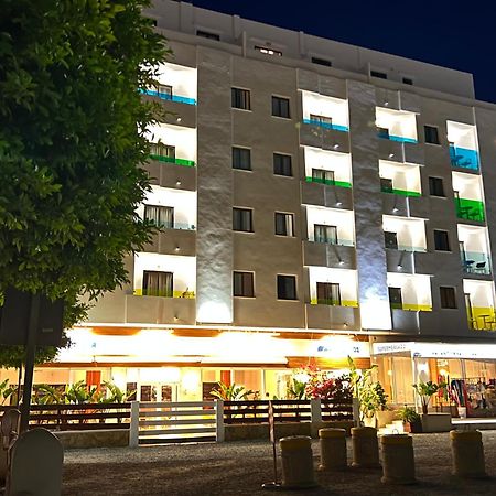 Aparthotel Boutique Poniente Playa Sant Antoni de Portmany Exterior foto