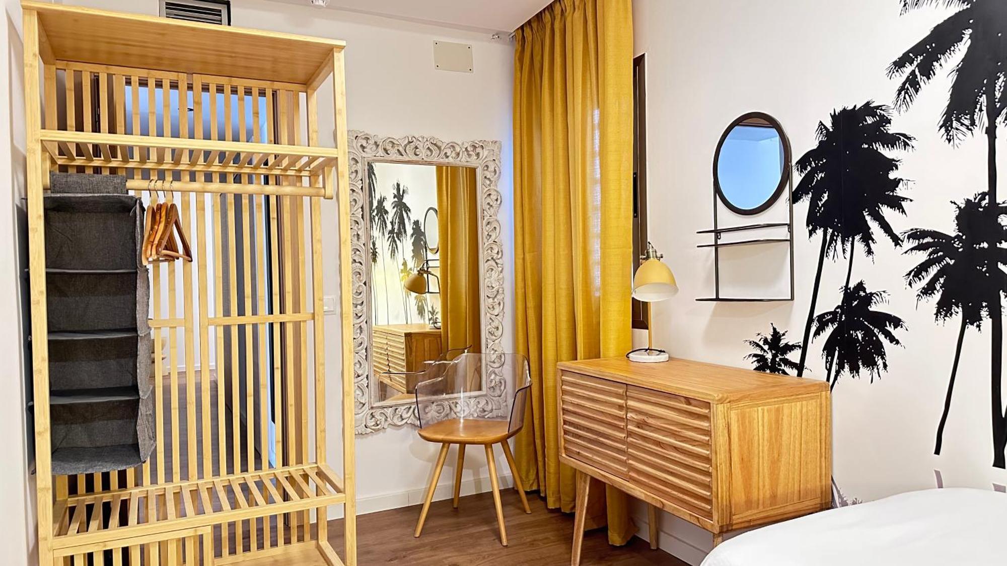 Aparthotel Boutique Poniente Playa Sant Antoni de Portmany Exterior foto